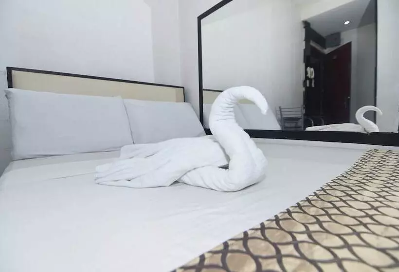 Cosmo Hotel Espana Near Ust