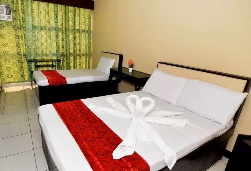 Cosmo Hotel Espana Near Ust