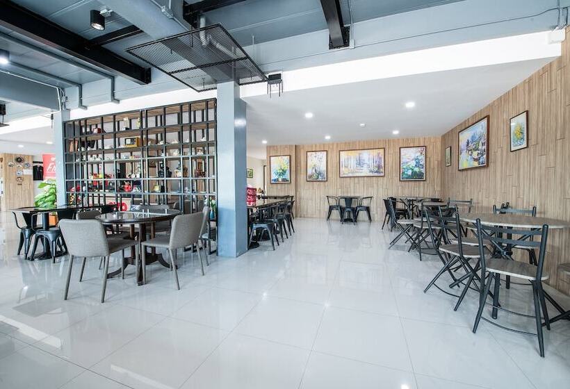 בית מלון כפרי Sattahip 9 Boutique