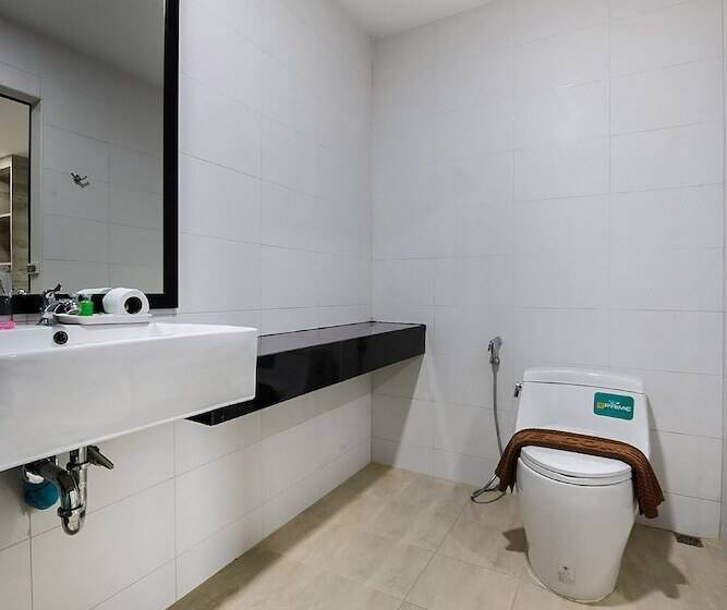 בית מלון כפרי Sattahip 9 Boutique