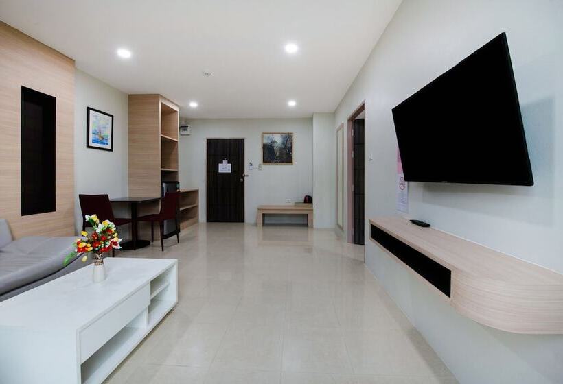 בית מלון כפרי Sattahip 9 Boutique