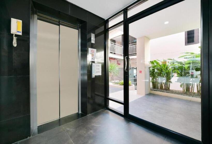 בית מלון כפרי Sattahip 9 Boutique