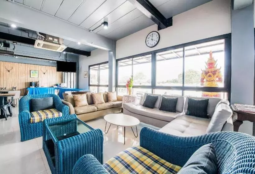 Hotelli Sattahip 9 Boutique