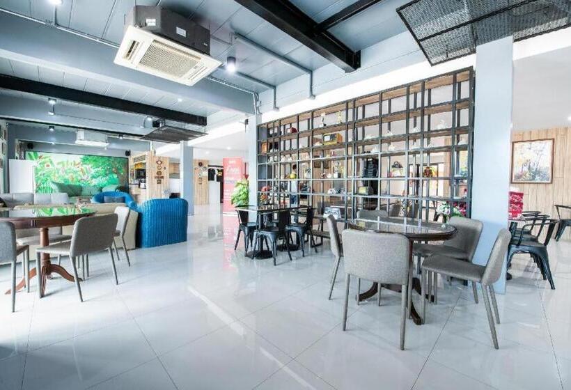 בית מלון כפרי Sattahip 9 Boutique