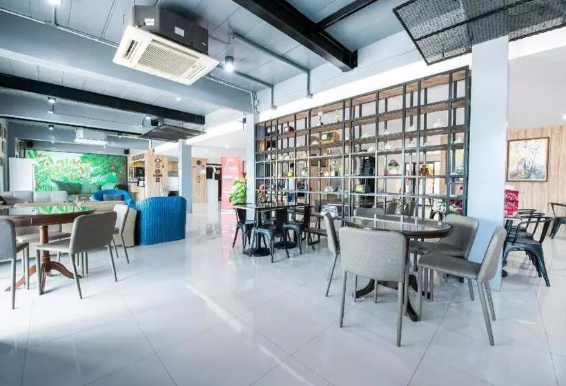 Hotelli Sattahip 9 Boutique