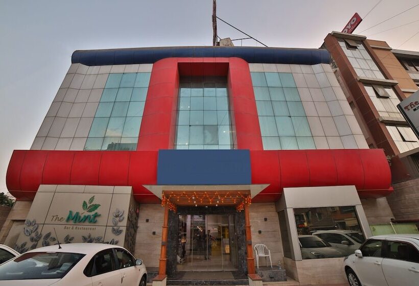 Hotel The Emerald By Oyo Rooms