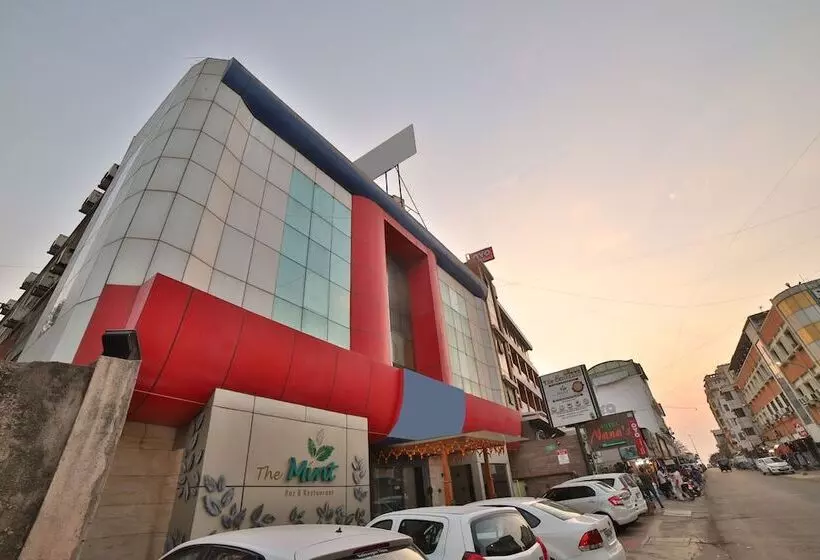 Hotelli The Emerald By Oyo Rooms