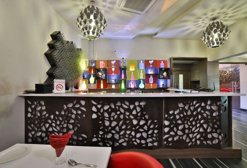 Hotel The Emerald By Oyo Rooms