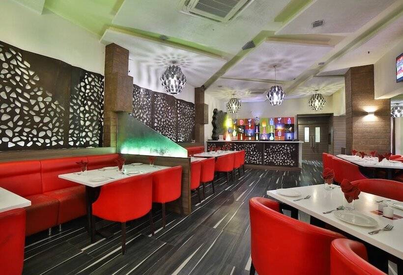 Hotel The Emerald By Oyo Rooms