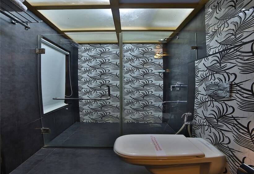 Hotel The Emerald By Oyo Rooms