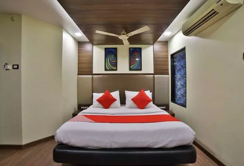 Hotelli The Emerald By Oyo Rooms