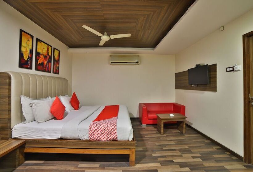 Hotel The Emerald By Oyo Rooms