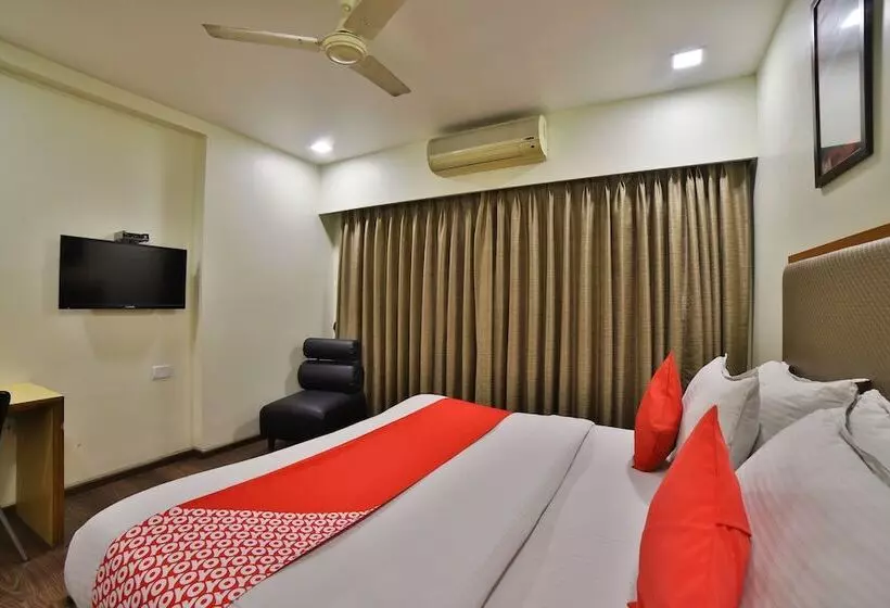 Hotelli The Emerald By Oyo Rooms