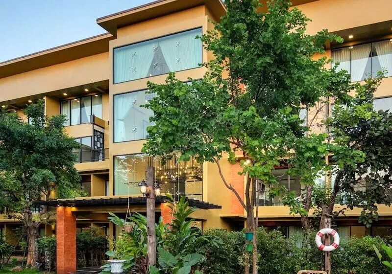 Hotelli Trex Buriram Boutique