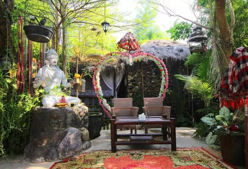 ユースホステル Villa And Resto Kubu Selem Etnik Bali By Oyo Rooms