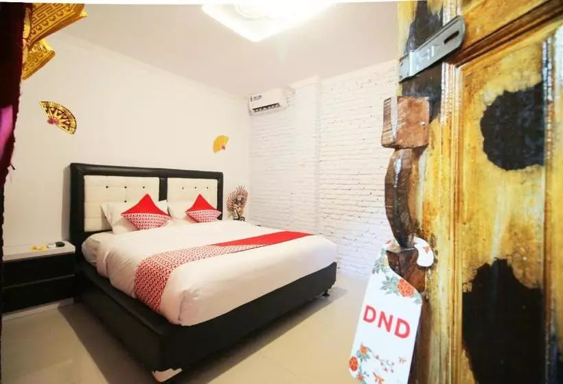 ユースホステル Villa And Resto Kubu Selem Etnik Bali By Oyo Rooms