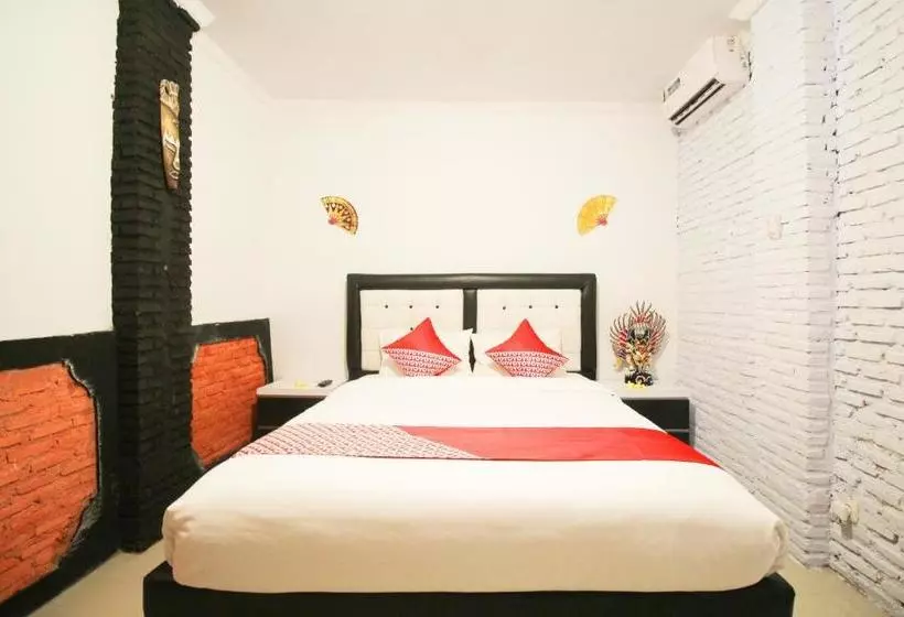 ユースホステル Villa And Resto Kubu Selem Etnik Bali By Oyo Rooms