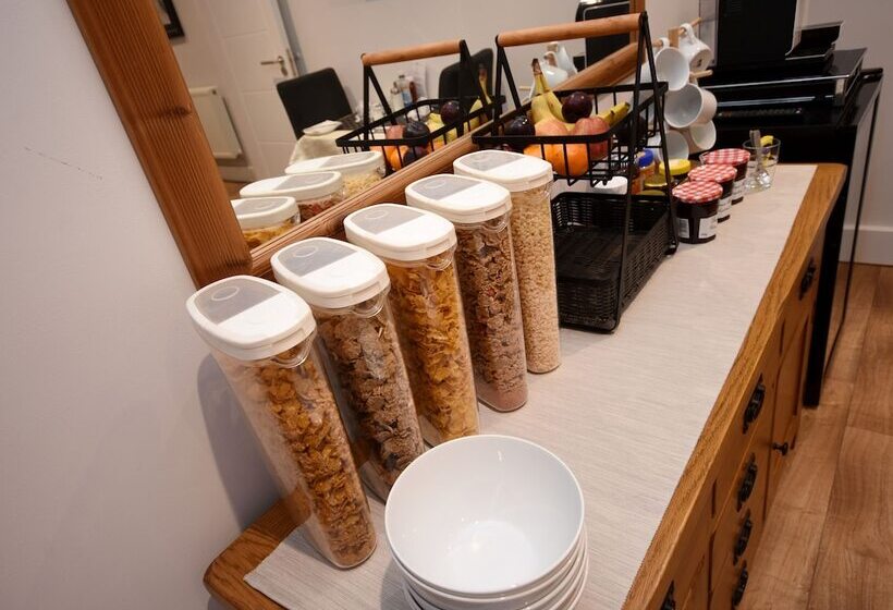 Apple Tree Place B&b