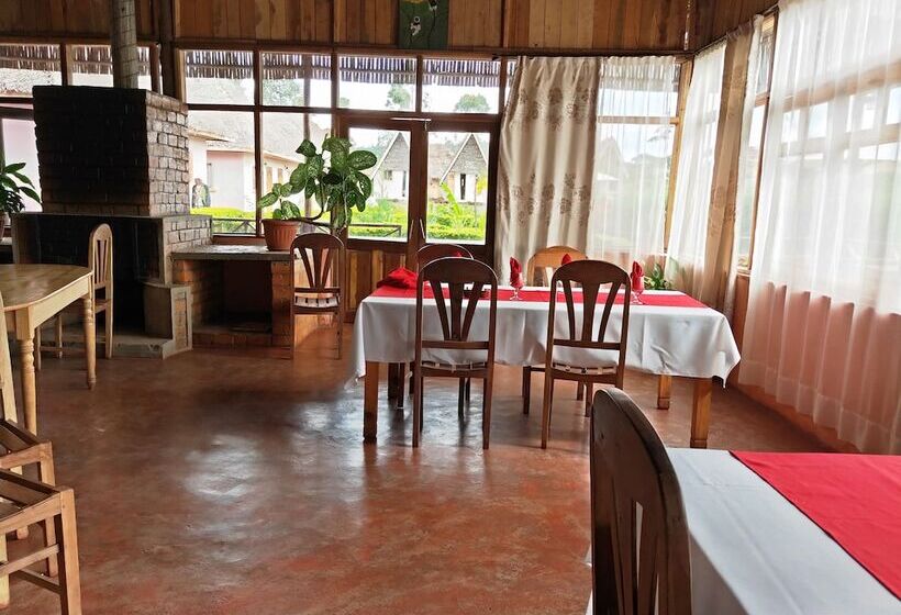 هتل Analamazaotra