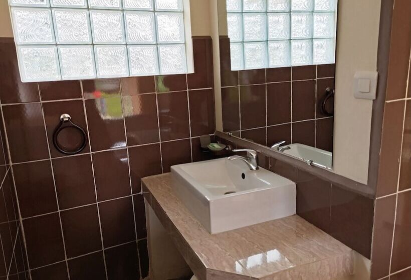 هتل Analamazaotra