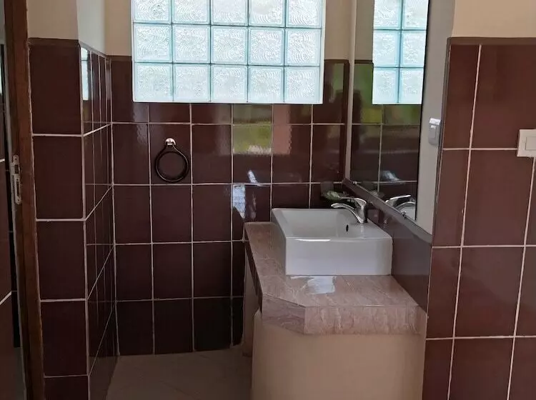 هتل Analamazaotra