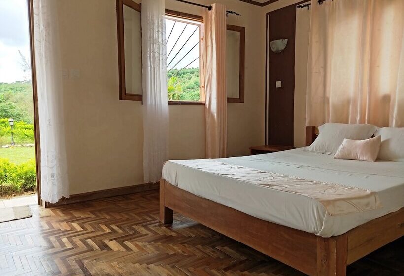 هتل Analamazaotra