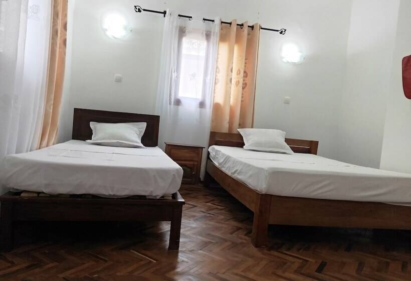 هتل Analamazaotra