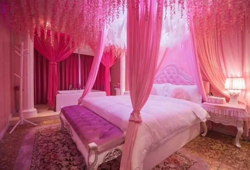 هتل Love Of Swan Theme