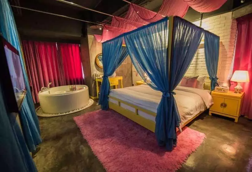 هتل Love Of Swan Theme