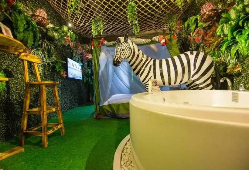 هتل Love Of Swan Theme