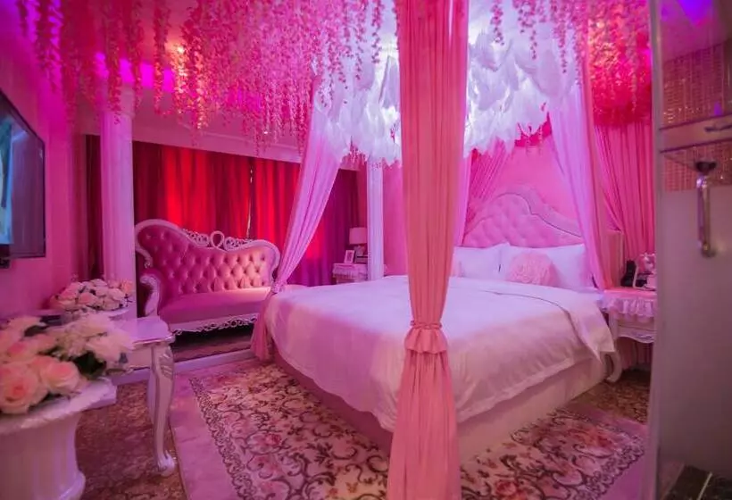 هتل Love Of Swan Theme