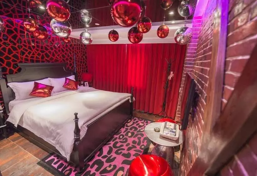 هتل Love Of Swan Theme