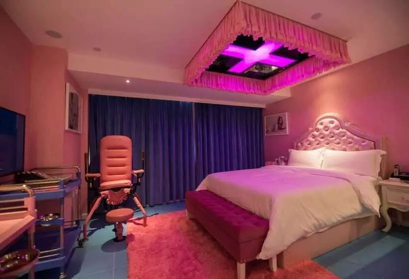 هتل Love Of Swan Theme