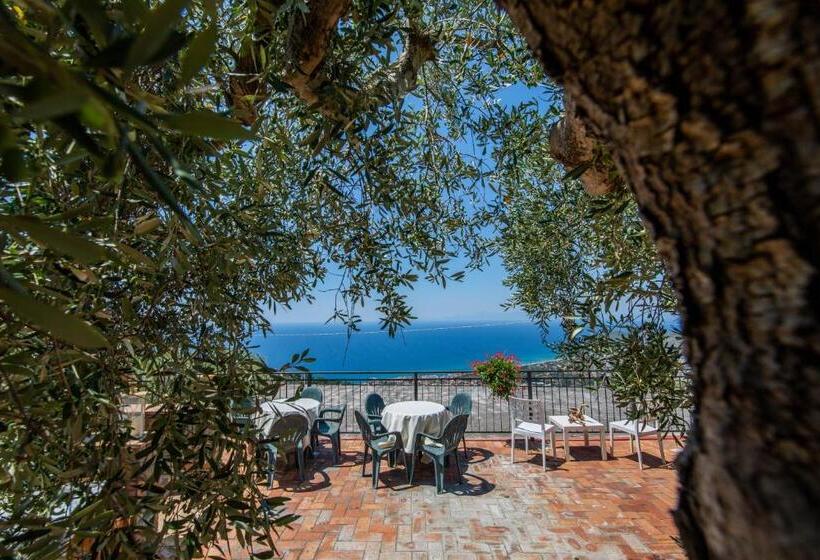 ホテル Madonna Della Scala