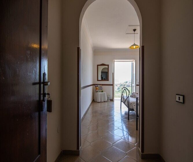 ホテル Madonna Della Scala