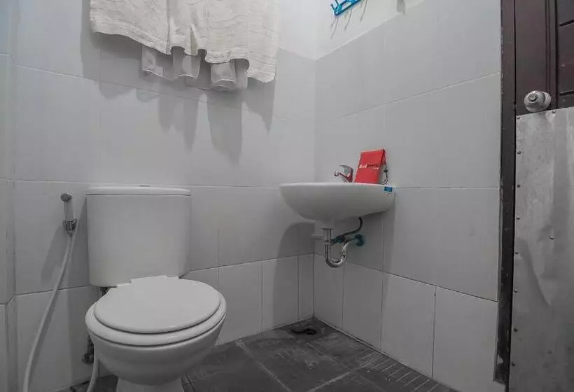 ホテル Reddoorz Plus Near Cambridge City Square 2