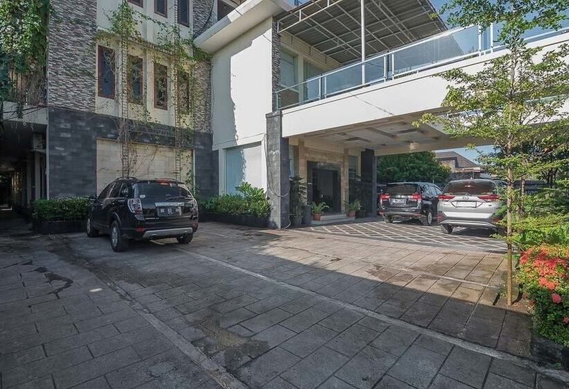 فندق Reddoorz Plus Near Cambridge City Square 2