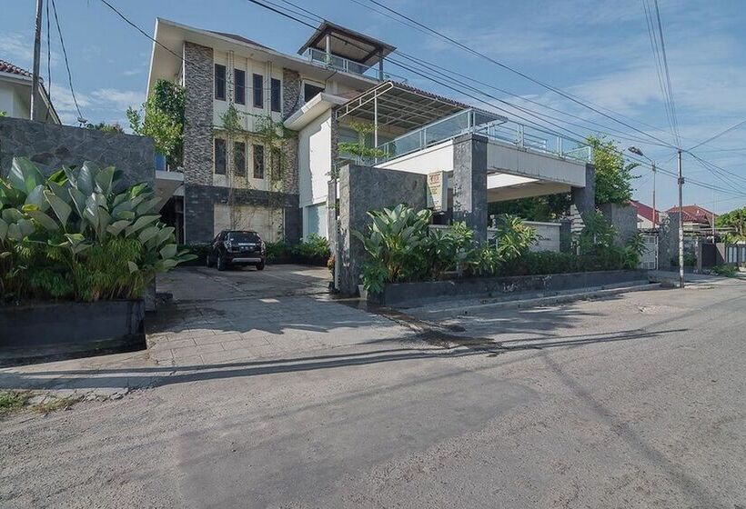 فندق Reddoorz Plus Near Cambridge City Square 2