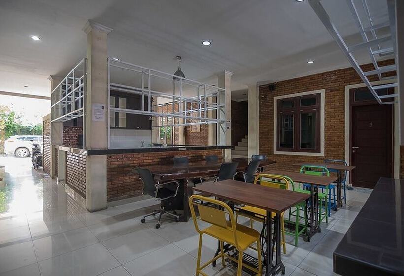 فندق Reddoorz Plus Near Cambridge City Square 2