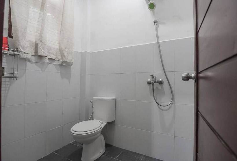 فندق Reddoorz Plus Near Cambridge City Square 2