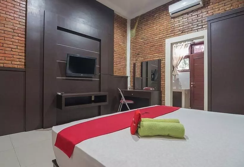 ホテル Reddoorz Plus Near Cambridge City Square 2