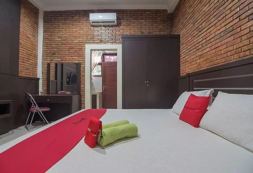 ホテル Reddoorz Plus Near Cambridge City Square 2