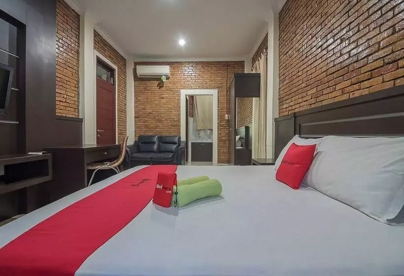 ホテル Reddoorz Plus Near Cambridge City Square 2