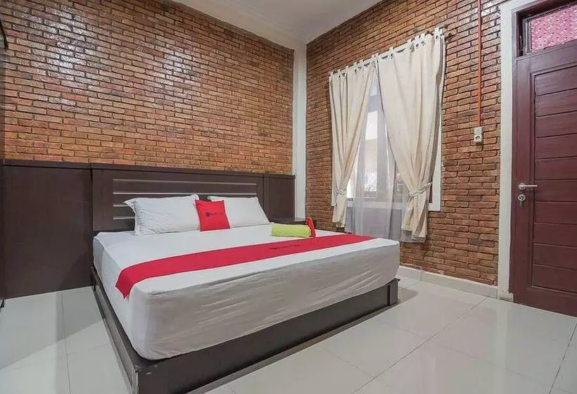 ホテル Reddoorz Plus Near Cambridge City Square 2