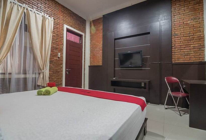 فندق Reddoorz Plus Near Cambridge City Square 2