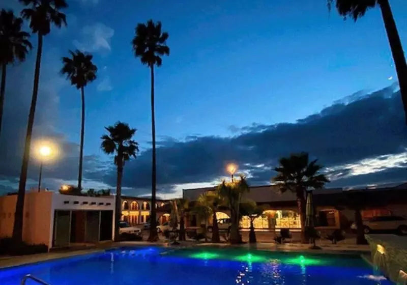 هتل Sand S San Luis Potosí