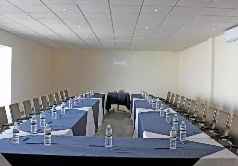 هتل Sand S San Luis Potosí