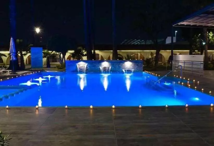 هتل Sand S San Luis Potosí