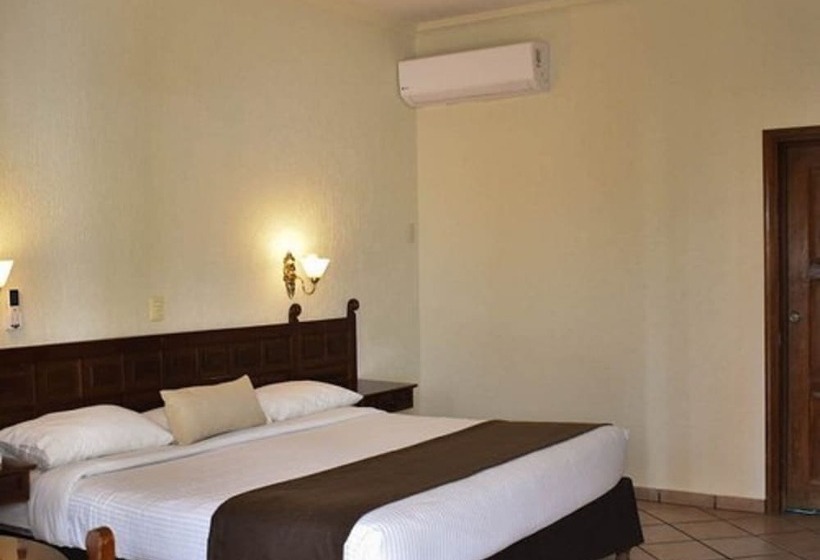 هتل Sand S San Luis Potosí