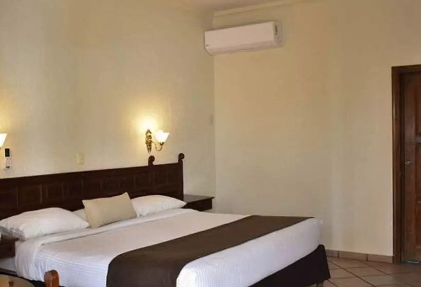 هتل Sand S San Luis Potosí